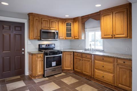 411 Singleton Pl, Joliet, IL 60436 photo 3