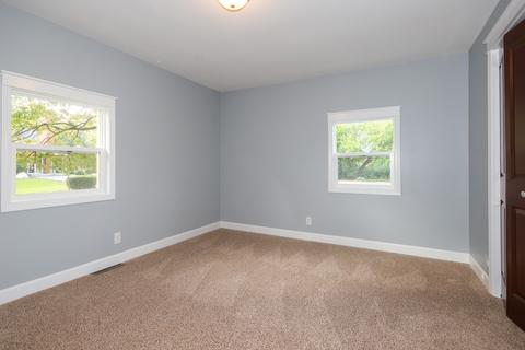 411 Singleton Pl, Joliet, IL 60436 photo 10