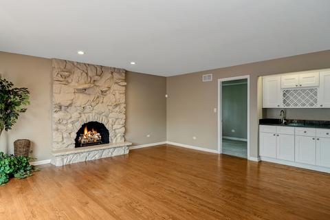 215 Rodgers Ct, Willowbrook, IL 60527 photo 14