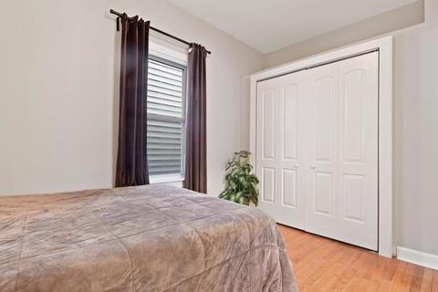 3028 N Gresham Ave, Chicago, IL 60618 photo 10