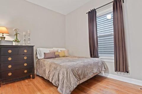 3028 N Gresham Ave, Chicago, IL 60618 photo 9