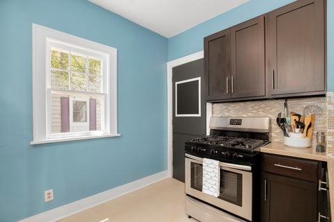 833 Cedar Ave, Elgin, IL 60120 photo 9