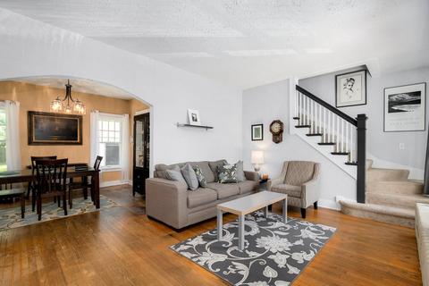 833 Cedar Ave, Elgin, IL 60120 photo 3