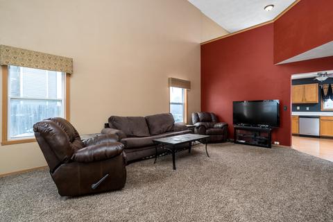 756 Fieldcrest Dr, Byron, IL 61010 photo 4