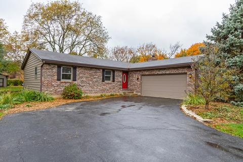 300 Rustic Ln, Algonquin, IL 60102 photo 1