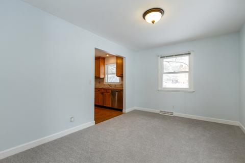 300 Rustic Ln, Algonquin, IL 60102 photo 8