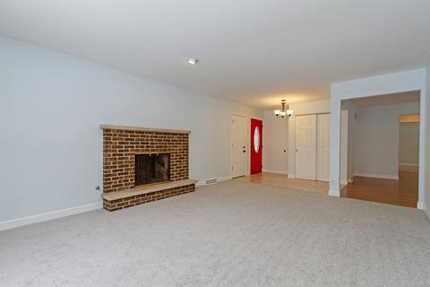 300 Rustic Ln, Algonquin, IL 60102 photo 6