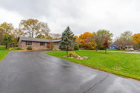 300 Rustic Ln, Algonquin, IL 60102 photo 37