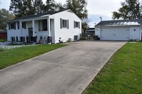 1015 Fairview Ave, Morris, IL 60450 photo 2