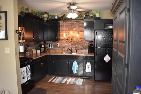 1015 Fairview Ave, Morris, IL 60450 photo 3