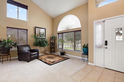 6004 Bluegrass Trl, Mchenry, IL 60050 photo 2