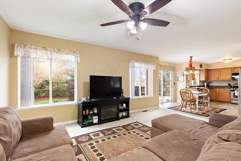 6004 Bluegrass Trl, Mchenry, IL 60050 photo 9