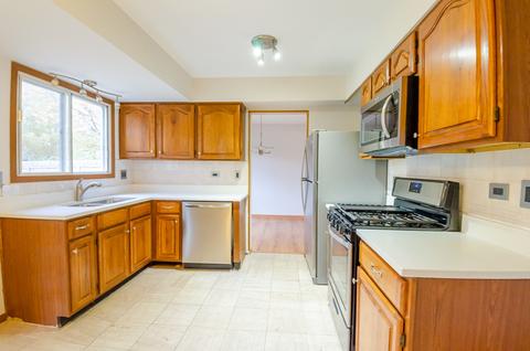 792 Heather Ln, Bartlett, IL 60103 photo 7