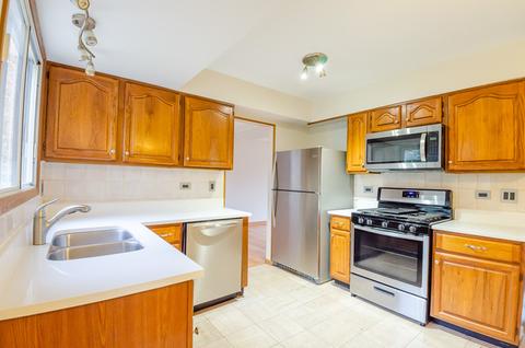 792 Heather Ln, Bartlett, IL 60103 photo 8
