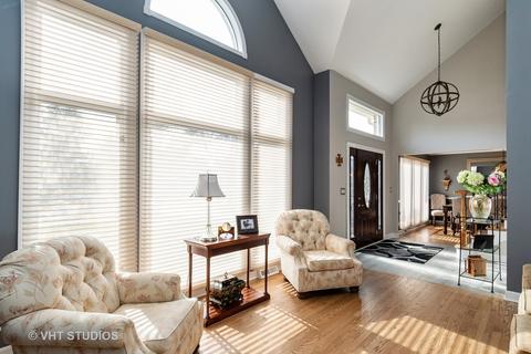 1165 Ancient Oaks Ct, Bartlett, IL 60103 photo 2
