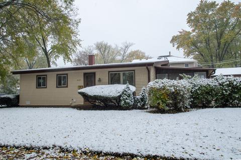 4025 Bluebird Ln, Rolling Meadows, IL 60008 photo 2