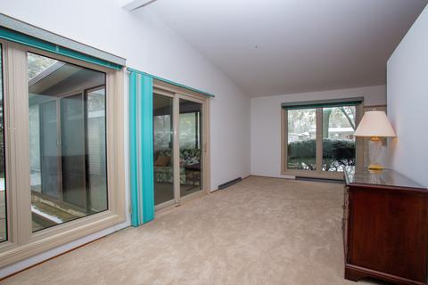 4025 Bluebird Ln, Rolling Meadows, IL 60008 photo 4