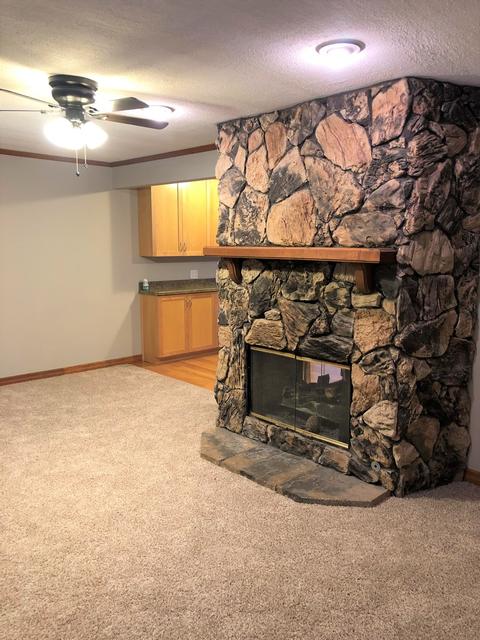 704 E 1st St, Lockport, IL 60441 photo 3