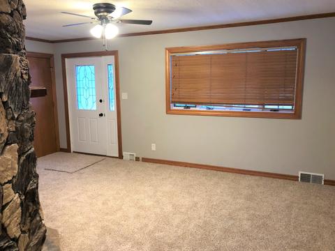 704 E 1st St, Lockport, IL 60441 photo 2