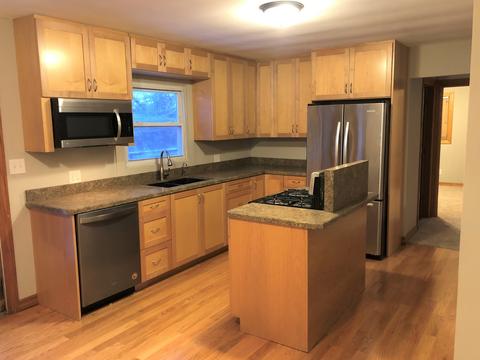 704 E 1st St, Lockport, IL 60441 photo 4