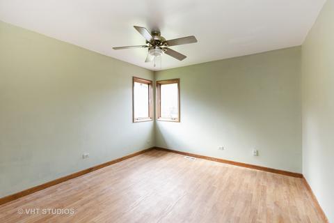 1201 Gulf Keys Rd, Elgin, IL 60120 photo 9