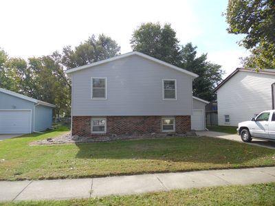 2303 Clearwater Ave, Bloomington, IL 61704 photo 2
