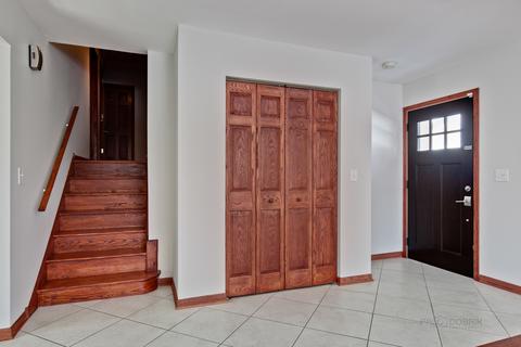 3243 Roder Ave, Glenview, IL 60025 photo 2