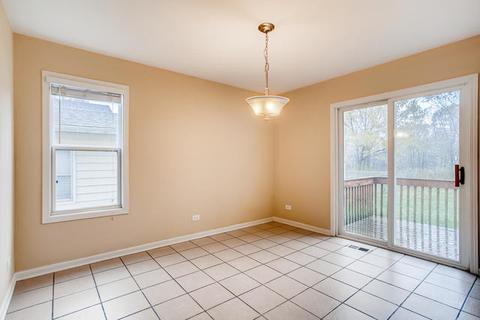 808 Stewart Ave, Elgin, IL 60120 photo 4