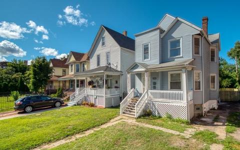 2614 E 76th St, Chicago, IL 60649 photo 1