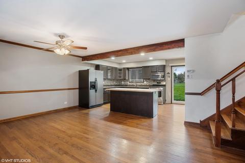 1012 Martingale Dr, Bartlett, IL 60103 photo 2