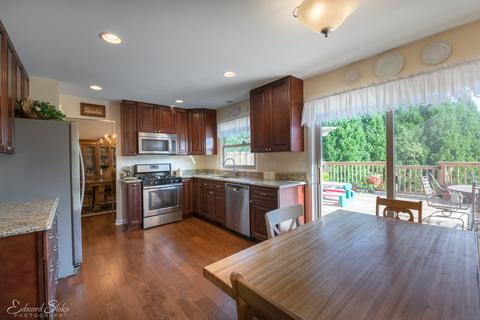 4231 N Sturbridge Dr, Hoffman Estates, IL 60192 photo 6