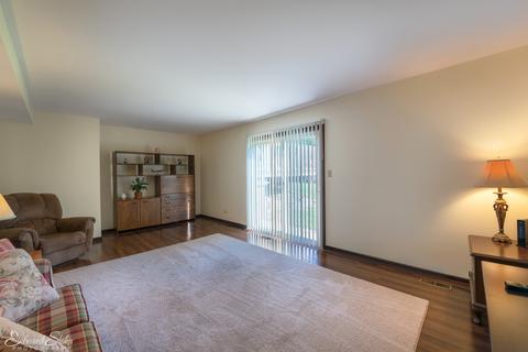 4231 N Sturbridge Dr, Hoffman Estates, IL 60192 photo 11