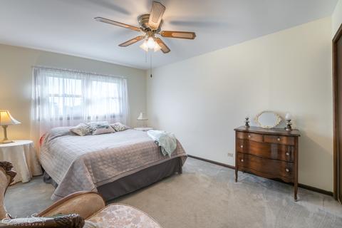 4231 N Sturbridge Dr, Hoffman Estates, IL 60192 photo 16