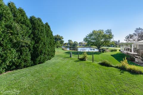4231 N Sturbridge Dr, Hoffman Estates, IL 60192 photo 3