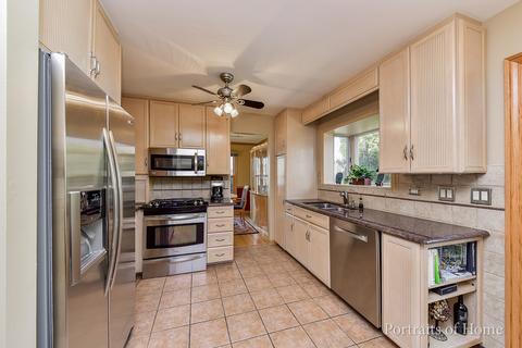 1401 Hyatt Dr, Wheaton, IL 60189 photo 6