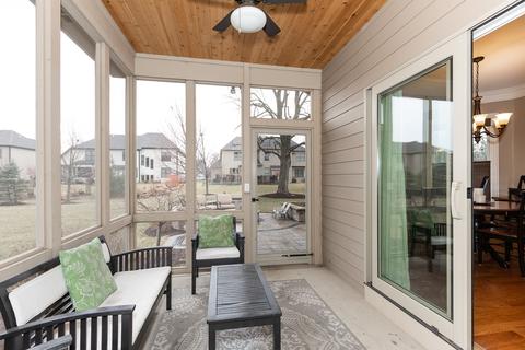 82 Landon Cir, Wheaton, IL 60189 photo 9