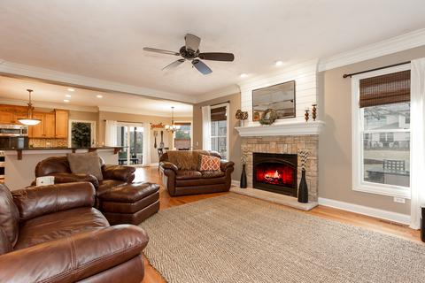 82 Landon Cir, Wheaton, IL 60189 photo 16