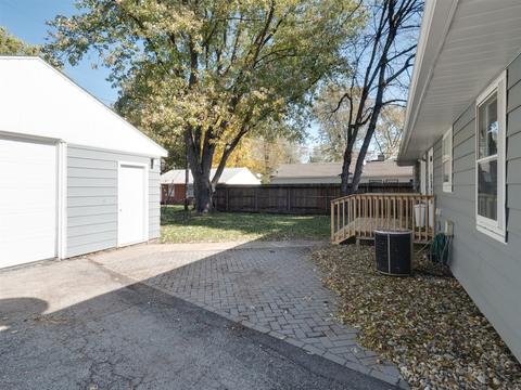 1402 W Hovey Ave, Normal, IL 61761 photo 24