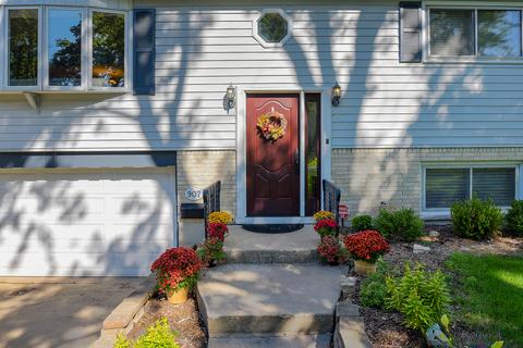 907 Ranch Rd, Wheaton, IL 60187 photo 2