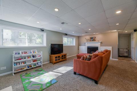 907 Ranch Rd, Wheaton, IL 60187 photo 18