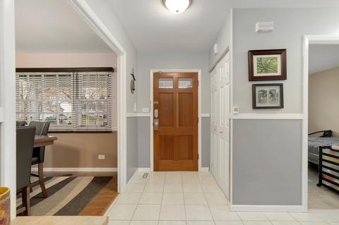 517 Dulles Rd, Des Plaines, IL 60016 photo 3
