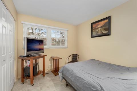 517 Dulles Rd, Des Plaines, IL 60016 photo 12