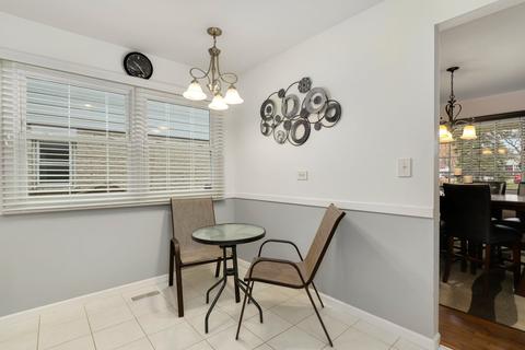 517 Dulles Rd, Des Plaines, IL 60016 photo 11