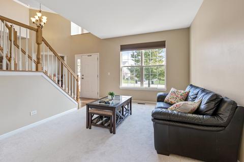 235 Thrush Cir, Lindenhurst, IL 60046 photo 4