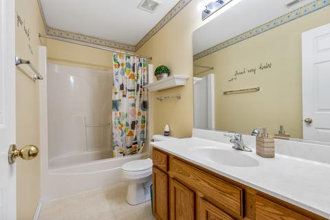 235 Thrush Cir, Lindenhurst, IL 60046 photo 22