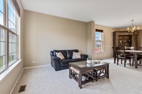 235 Thrush Cir, Lindenhurst, IL 60046 photo 3