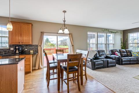 235 Thrush Cir, Lindenhurst, IL 60046 photo 10