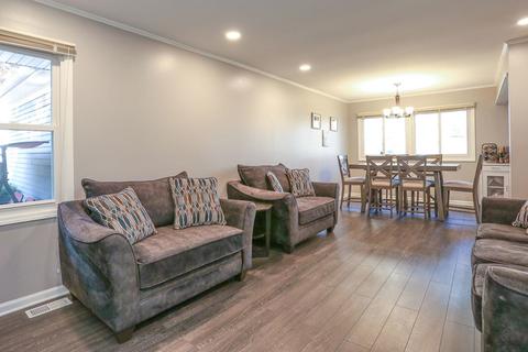 1125 Downing Dr, Hoffman Estates, IL 60192 photo 2