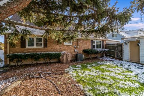 9154 Stanford Dr, Bridgeview, IL 60455 photo 13