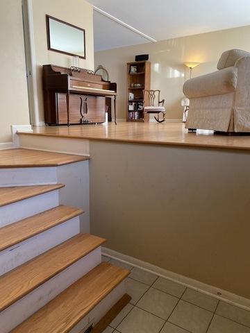312 Diamond Head Dr, Des Plaines, IL 60018 photo 3